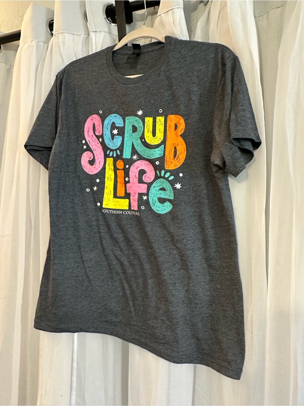 Gildan Women’s Gray Graphic T shirt. Scrub life